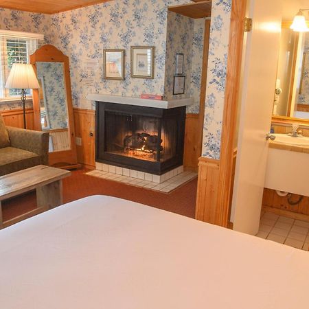 Carmel Fireplace Inn Exterior photo