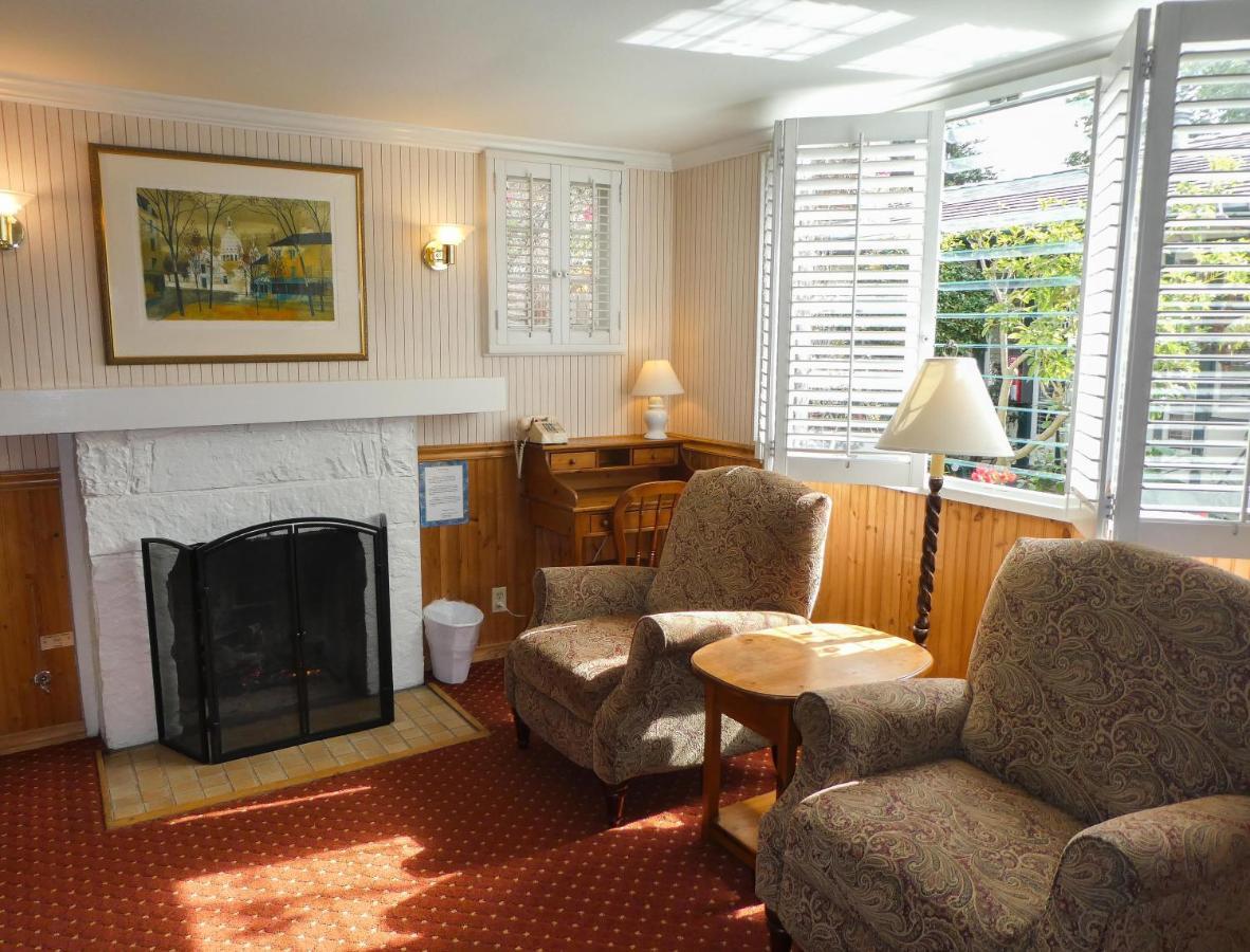 Carmel Fireplace Inn Room photo